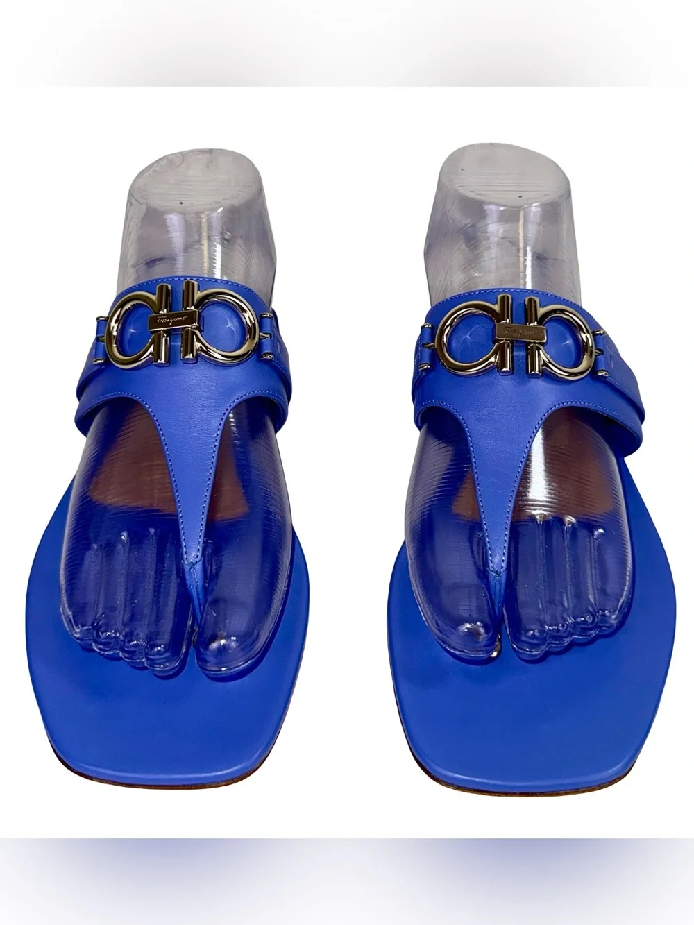 SALVATORE FERRAGAMO RIKIS FLAT SANDALS IN BLUE CALFSKIN LEATHER